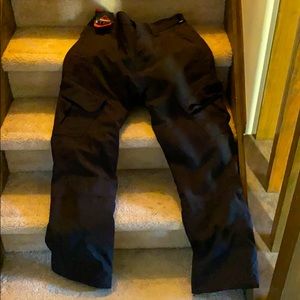 NWT Snowpants